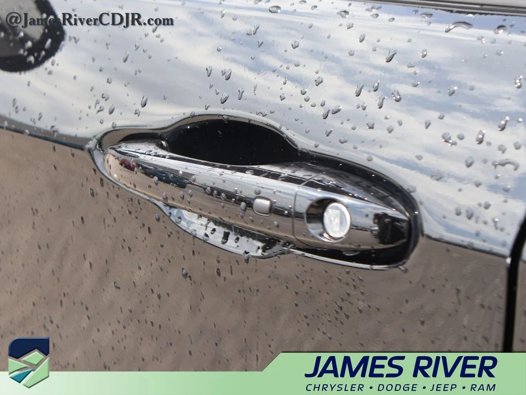 Used 2025 Black Jeep Limited image 19