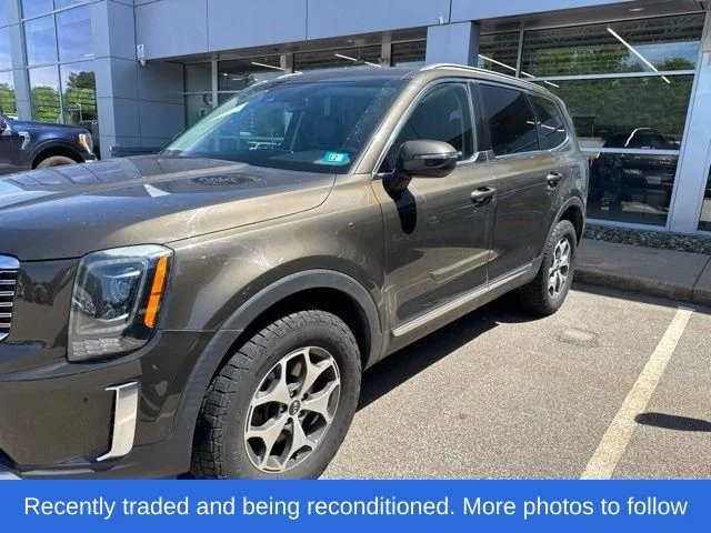 Used 2020 Green Kia EX image 2