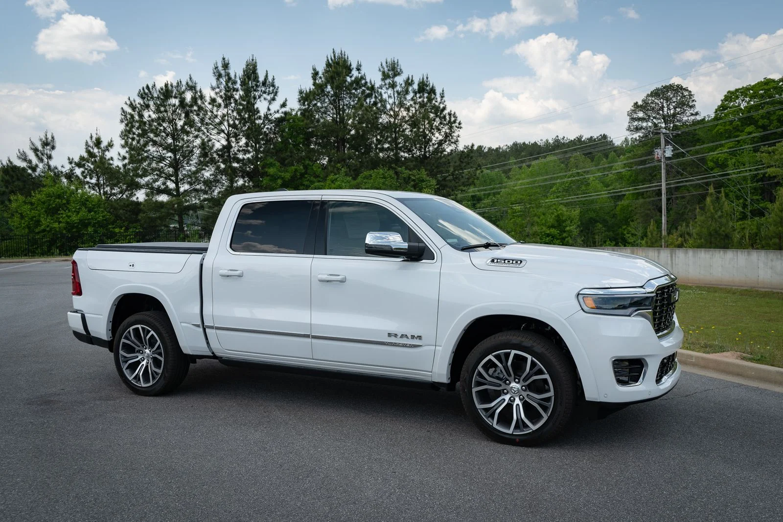 New 2026 Ivory White Tri-Coat Pearl-Coat Exterior Paint RAM Tungsten image 23