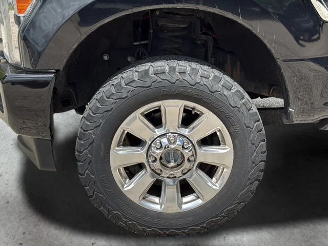 Used 2017 Black Ford Platinum image 9