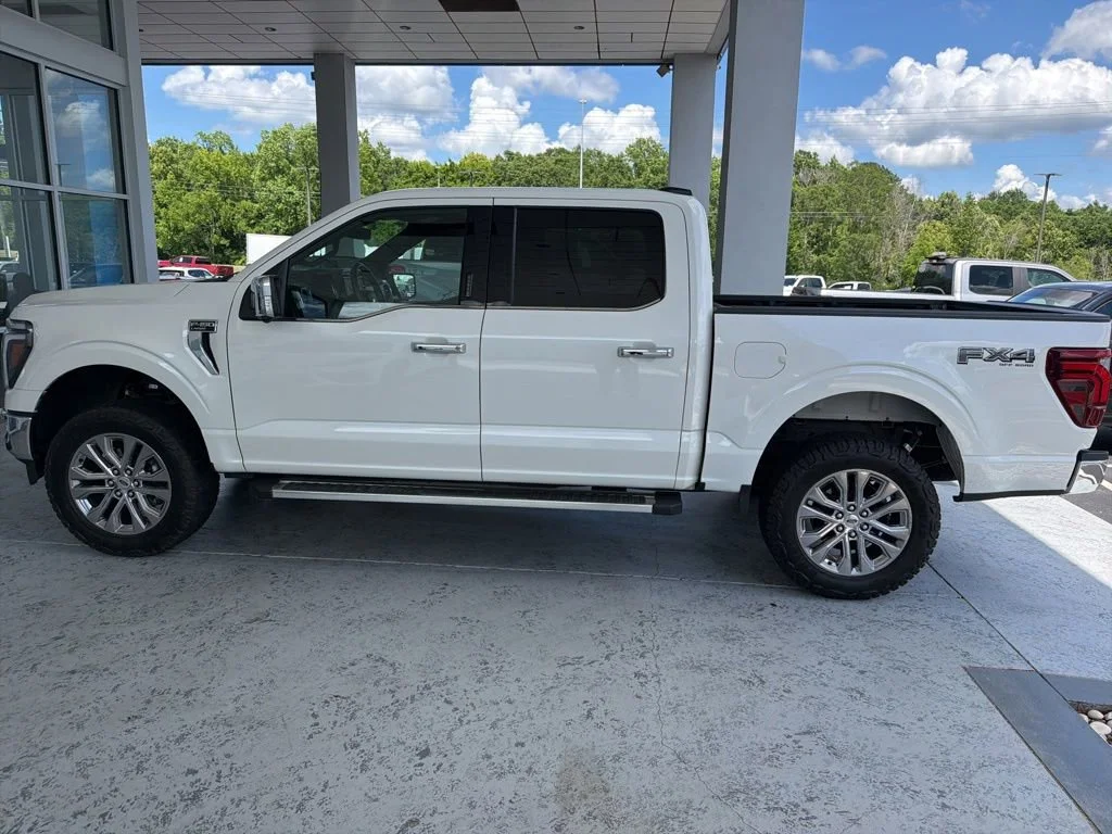 Used 2024 Star White Metall Ford LARIAT image 4