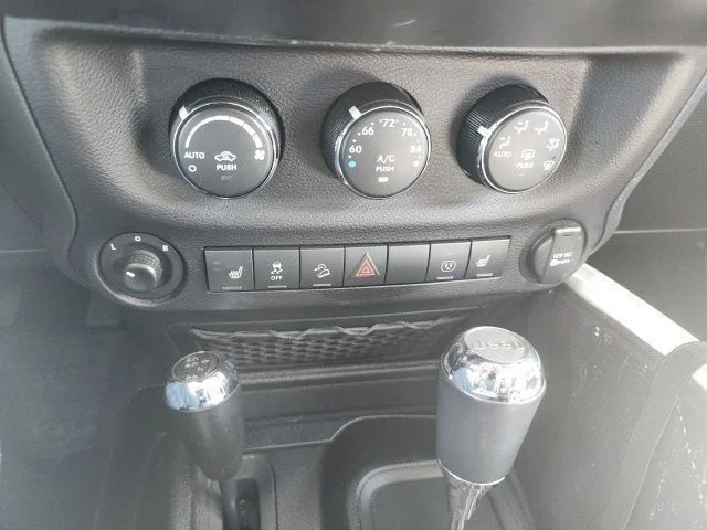 Used 2018 White Jeep Unlimited Sahara image 15