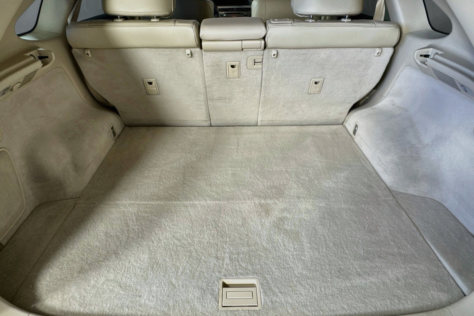Used 2013 Starfire Pearl Lexus  image 24