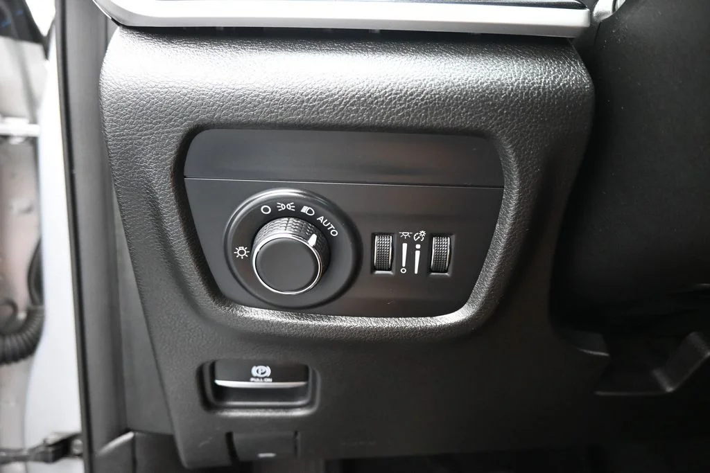 Certified Used 2021 Silver Jeep Altitude image 13