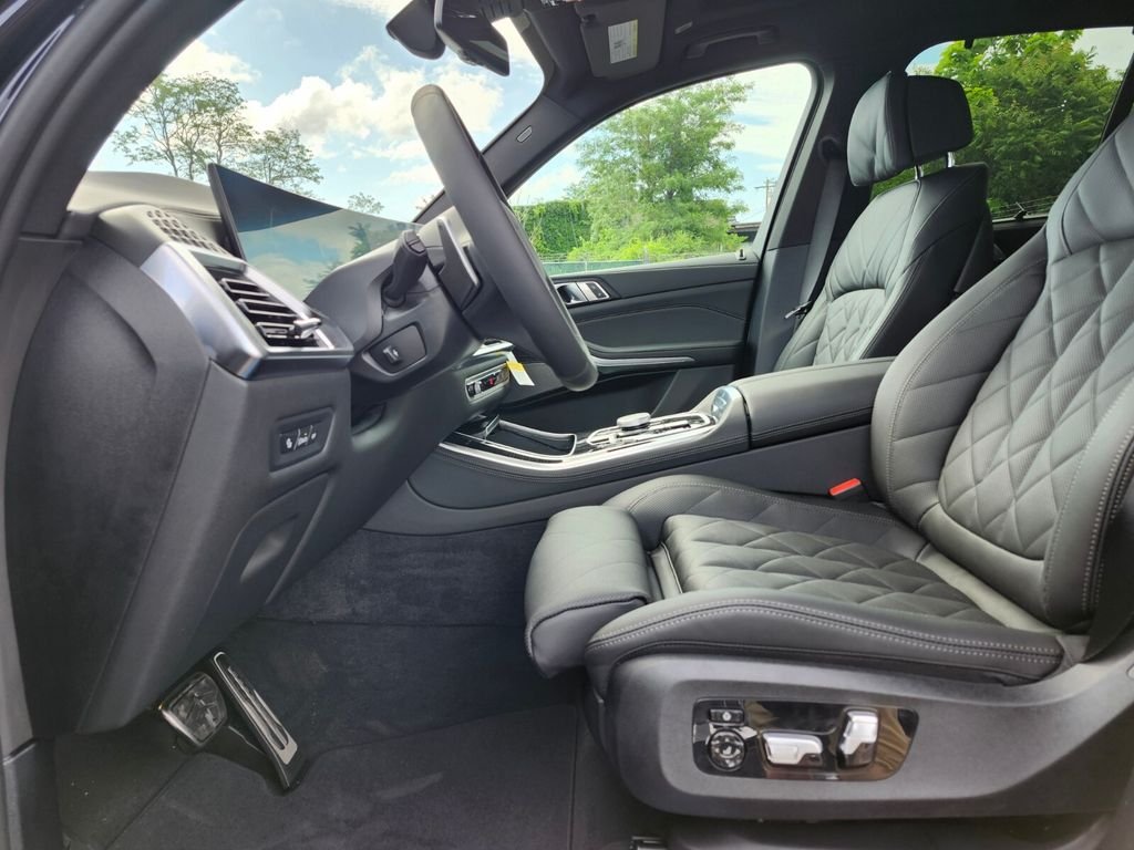 New 2026 Black BMW xDrive40i image 17