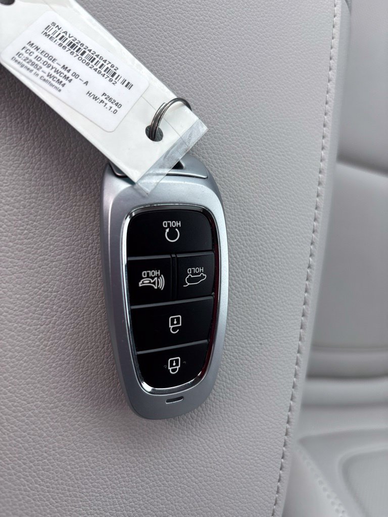 Used 2024 Silver Hyundai SEL Convenience image 30