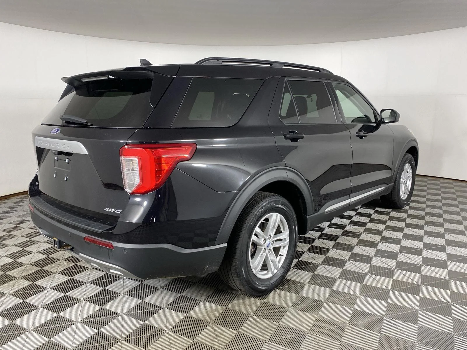 Used 2023 Black Metallic Ford XLT image 16