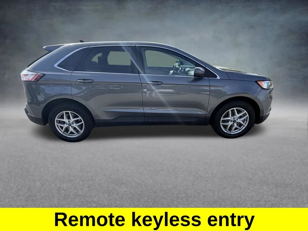 Used 2024 Gray Ford SEL image 7