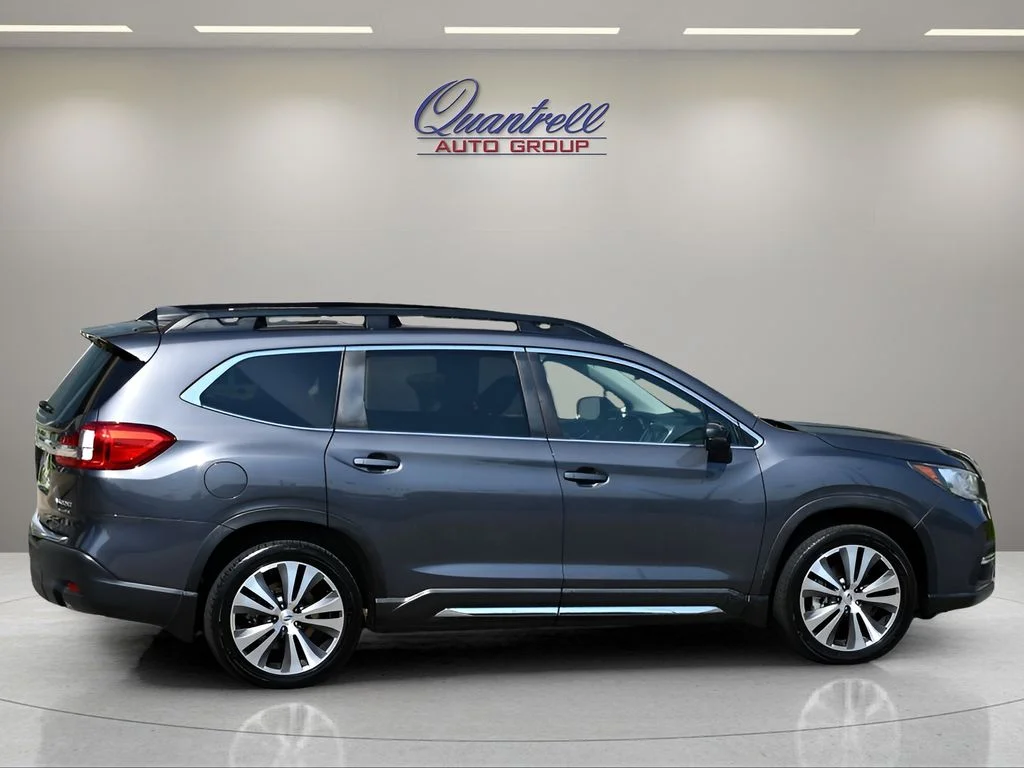 Used 2020 Magnetite Gray Metallic Subaru Limited image 3