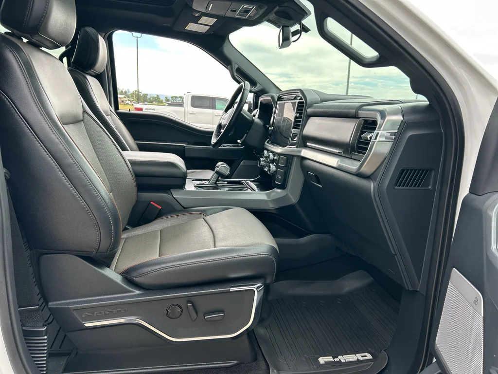 Certified Used 2024 Oxford White Ford LARIAT image 21