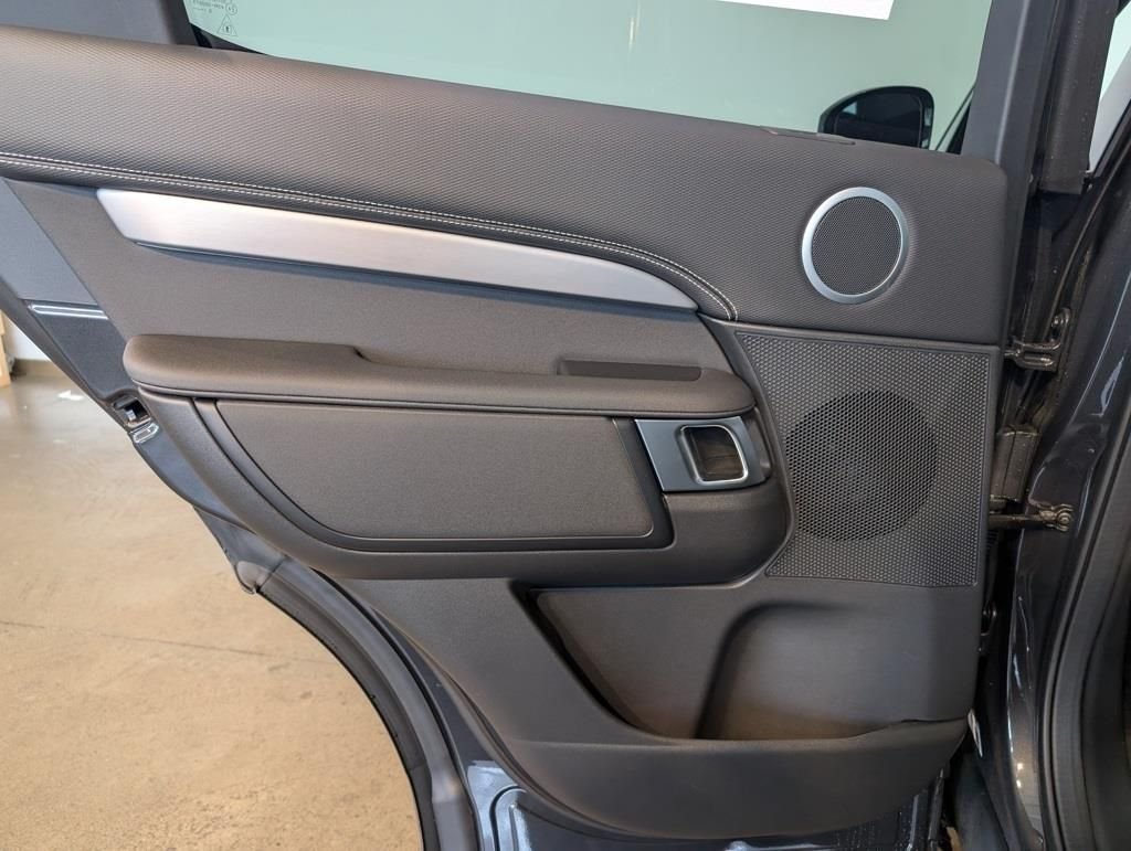 2026 Land Rover Discovery Gemini Edition - Photo 25