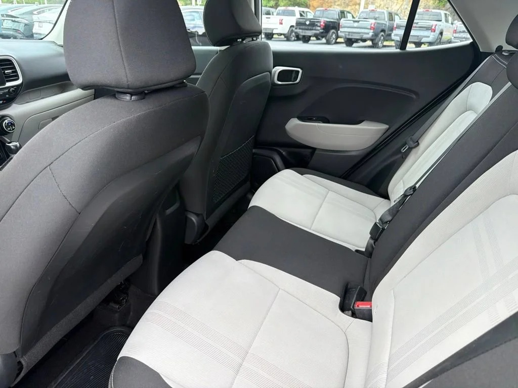 Used 2023 Stellar Silver Hyundai SEL image 14