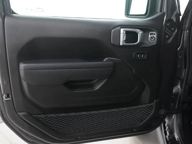 Used 2024  Jeep Rubicon image 21