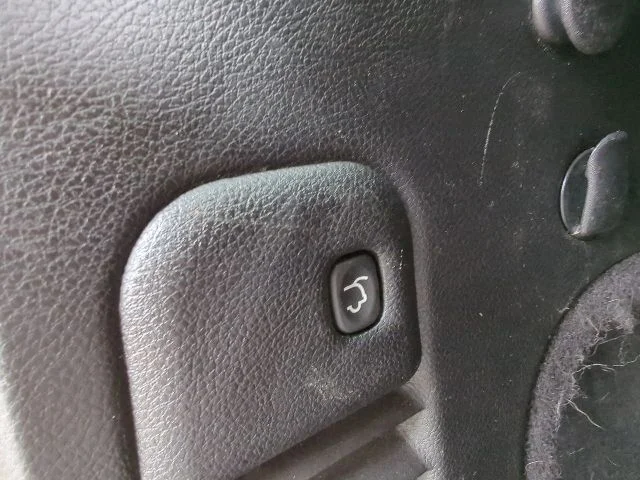 Used 2015 Black Jeep High Altitude image 37