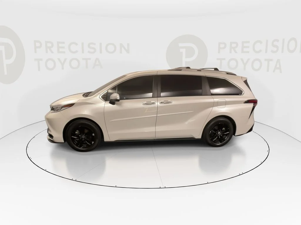 Used 2023 Wind Chill Pearl Toyota Limited image 11