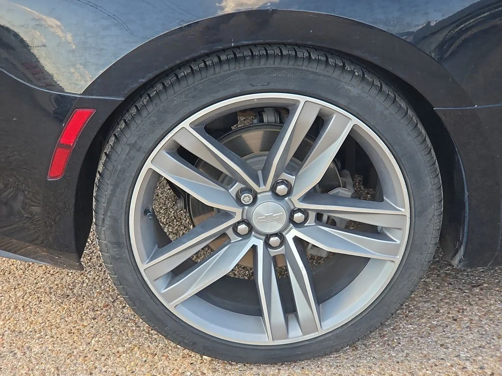 Used 2018 Black Chevrolet 1LT image 13