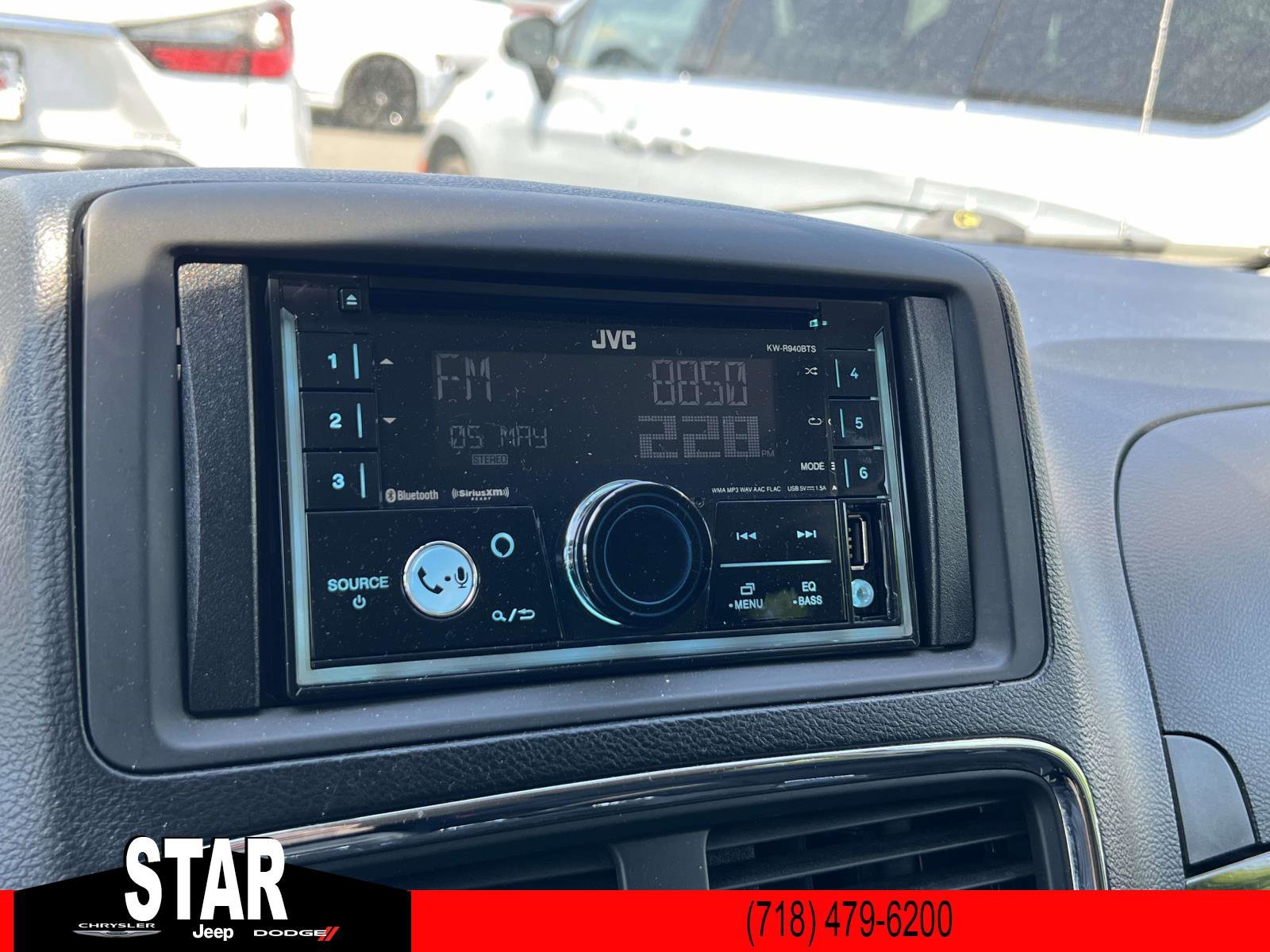 Used 2012 Dark Charcoal Pearl Dodge SE image 25
