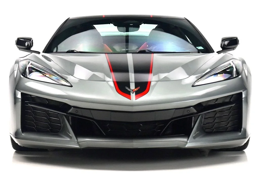 Used 2024 Gray Metallic Chevrolet Z06 image 28