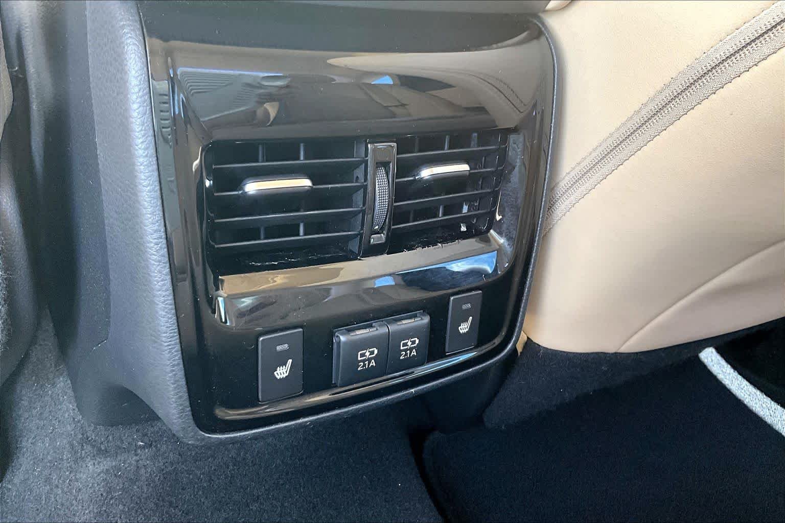 Used 2019 Wind Chill Pearl Toyota Hybrid Limited image 33