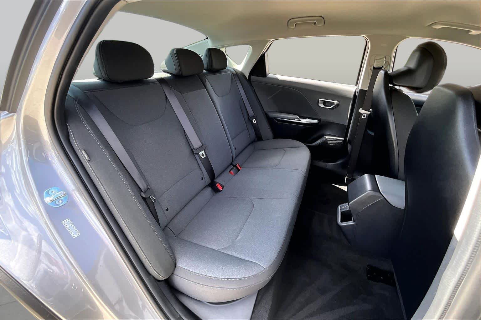 Used 2025 Steel Gray Kia LXS image 20