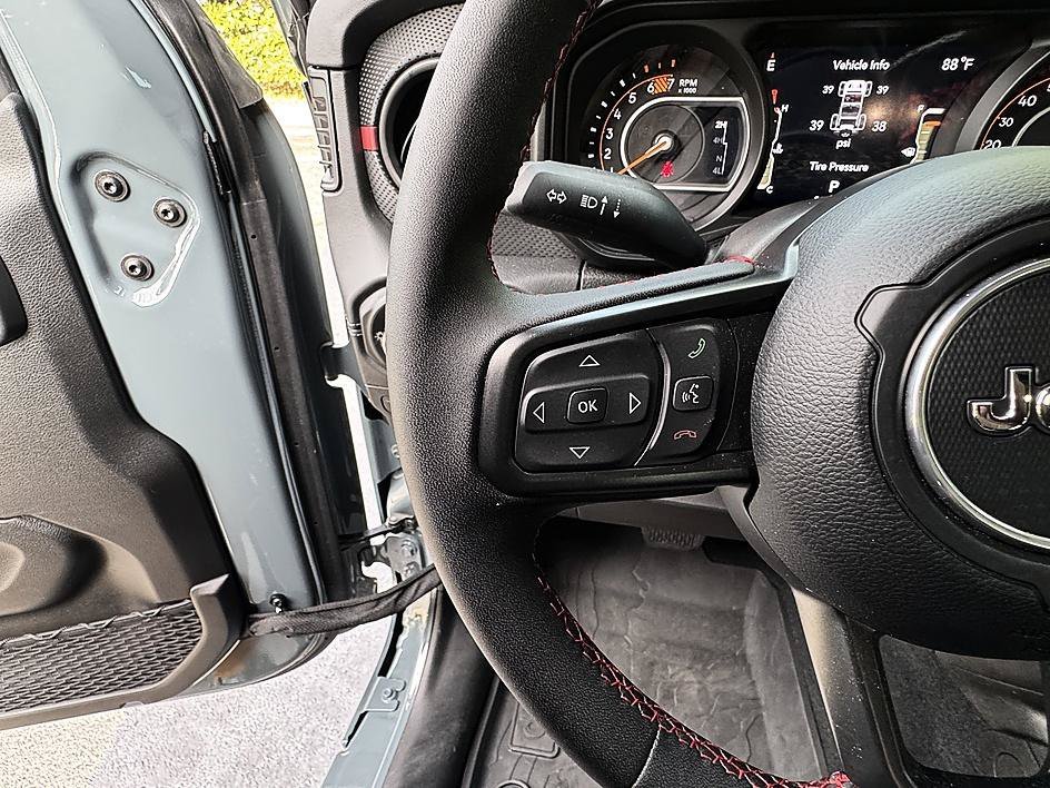 Used 2024 Anvil Clear Coat Jeep Rubicon image 13