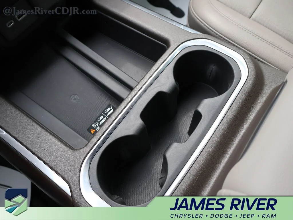 Used 2019 White GMC SLT image 37