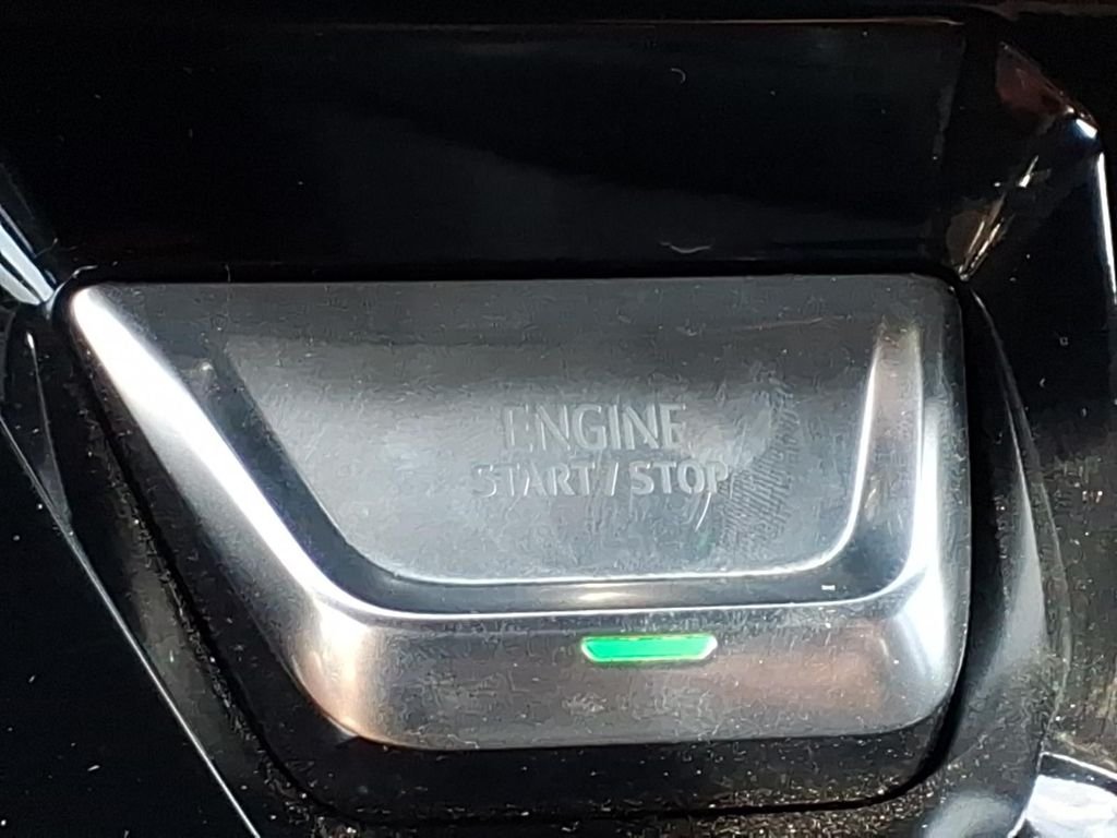 Used 2025 Onyx Black GMC Denali image 26