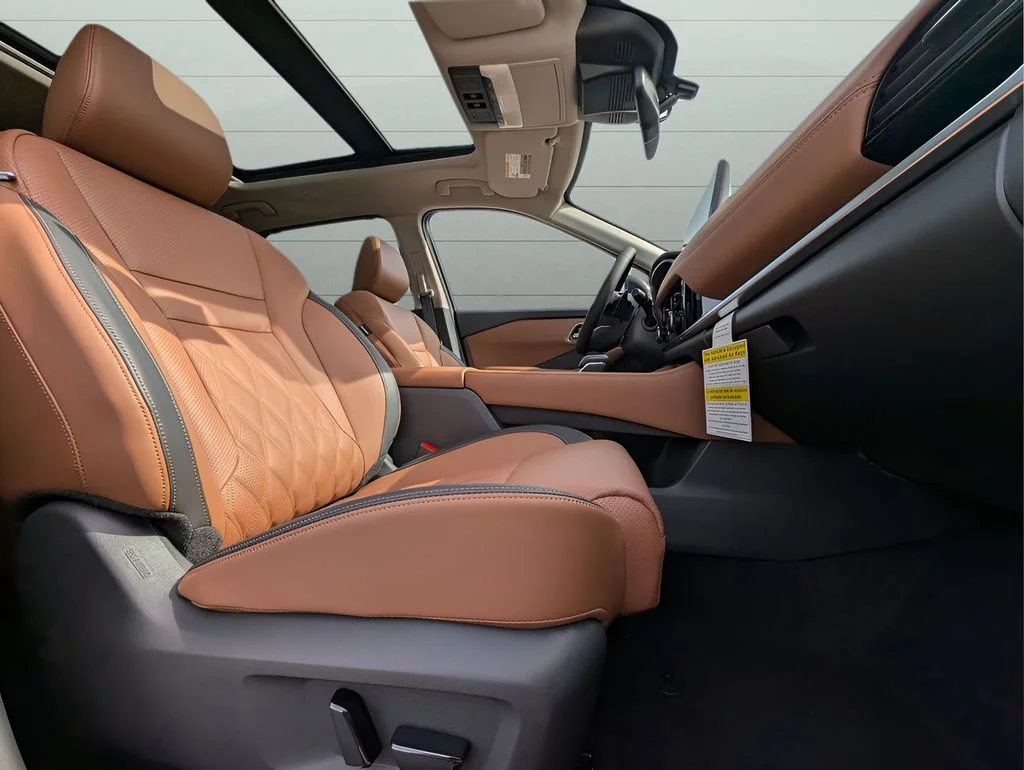New 2026 White Nissan Platinum image 26