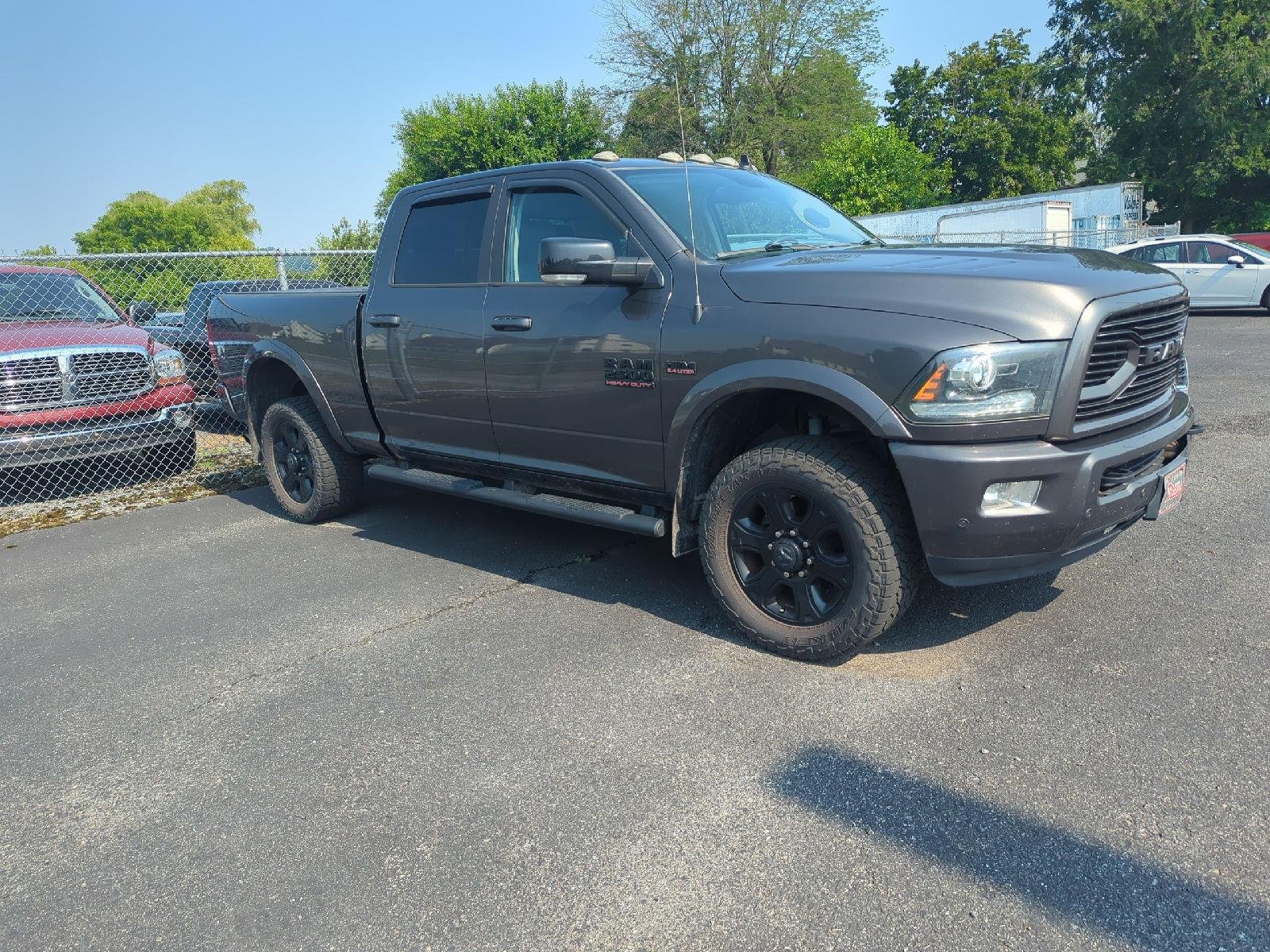 Used 2018 Granite Crystal Metallic Clearcoat Ram Laramie image 3
