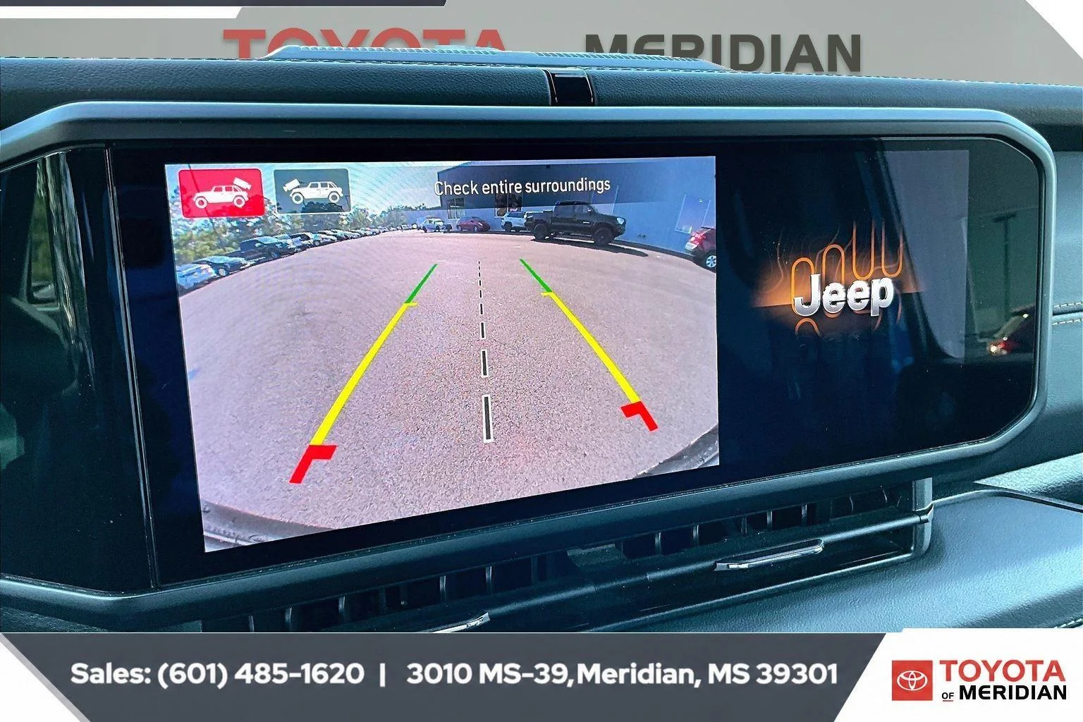 Used 2024 Hydro Blue Pearlcoat Jeep Sahara image 15
