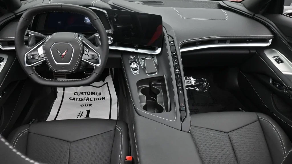 Used 2025 Red Chevrolet Stingray image 4