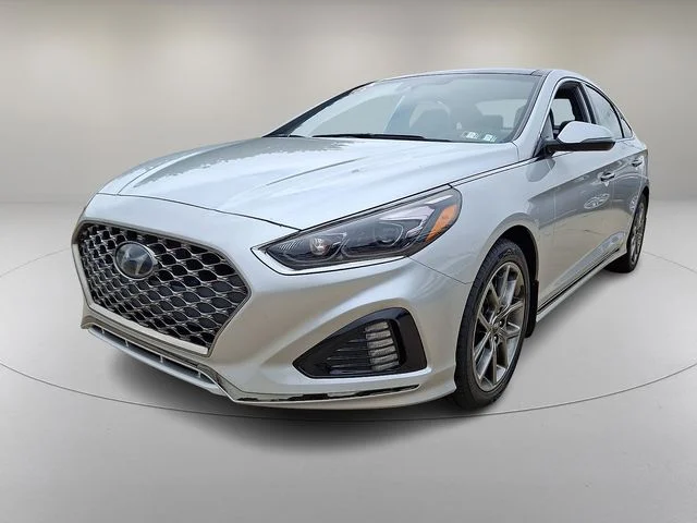 Used 2018 Silver Hyundai Limited 2.0T+ image 4