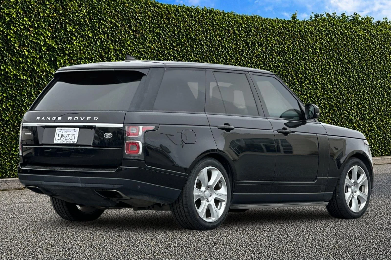 Certified Used 2019 Black Land Rover 5.0L V8 Supercharged image 4
