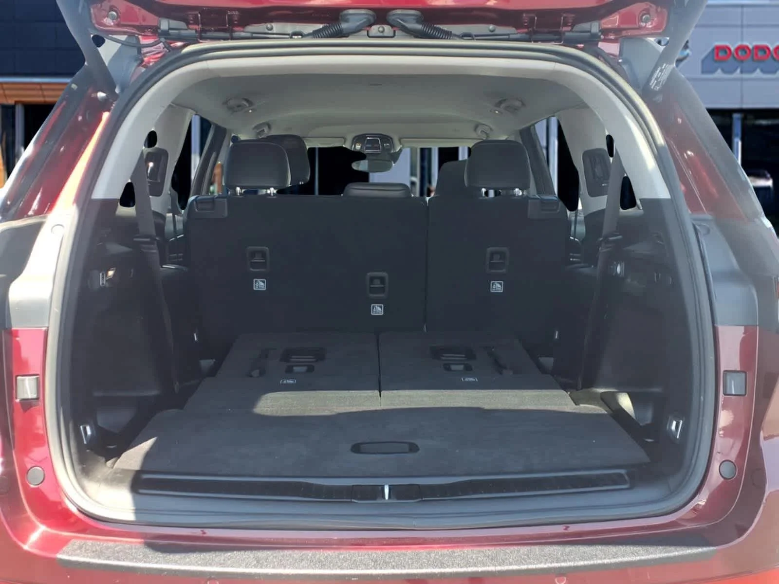 Used 2023 Velvet Red Pearlcoat Jeep Limited image 6