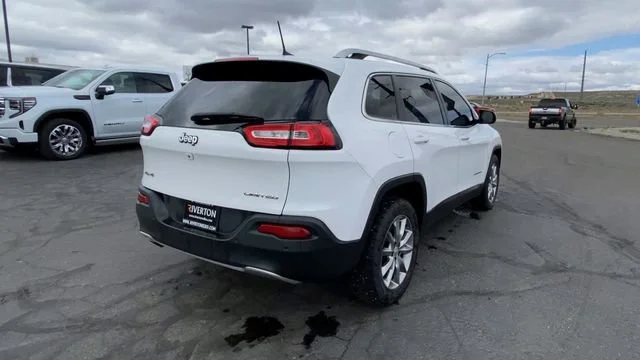Used 2018 Bright White Clearcoat Jeep Limited image 8