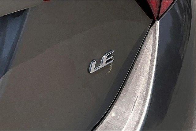 Used 2018 Gray Toyota LE image 8