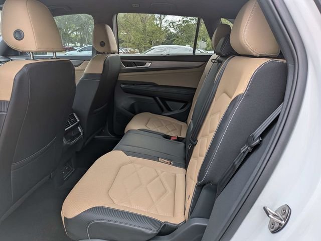 New 2026 White Volkswagen 2.0T SE w/Technology image 14