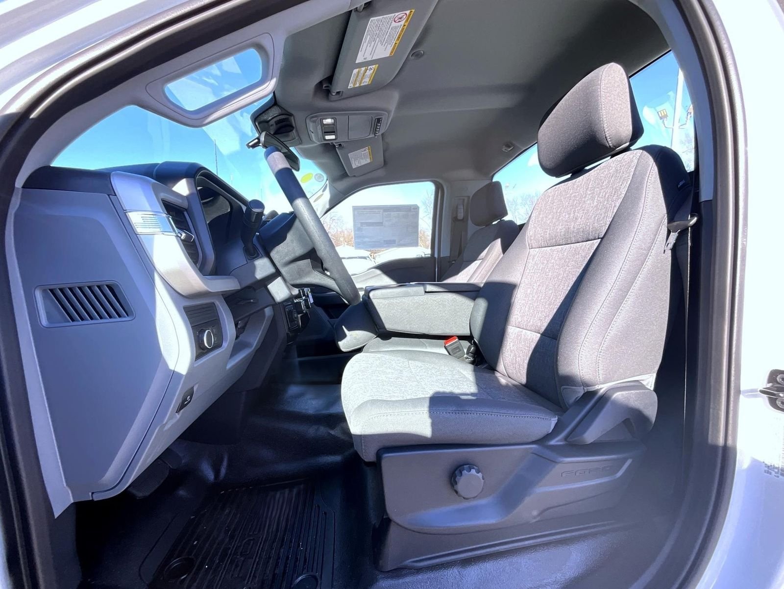 2026 Ford F-450 Super Duty Chassis Cab XL - Photo 9
