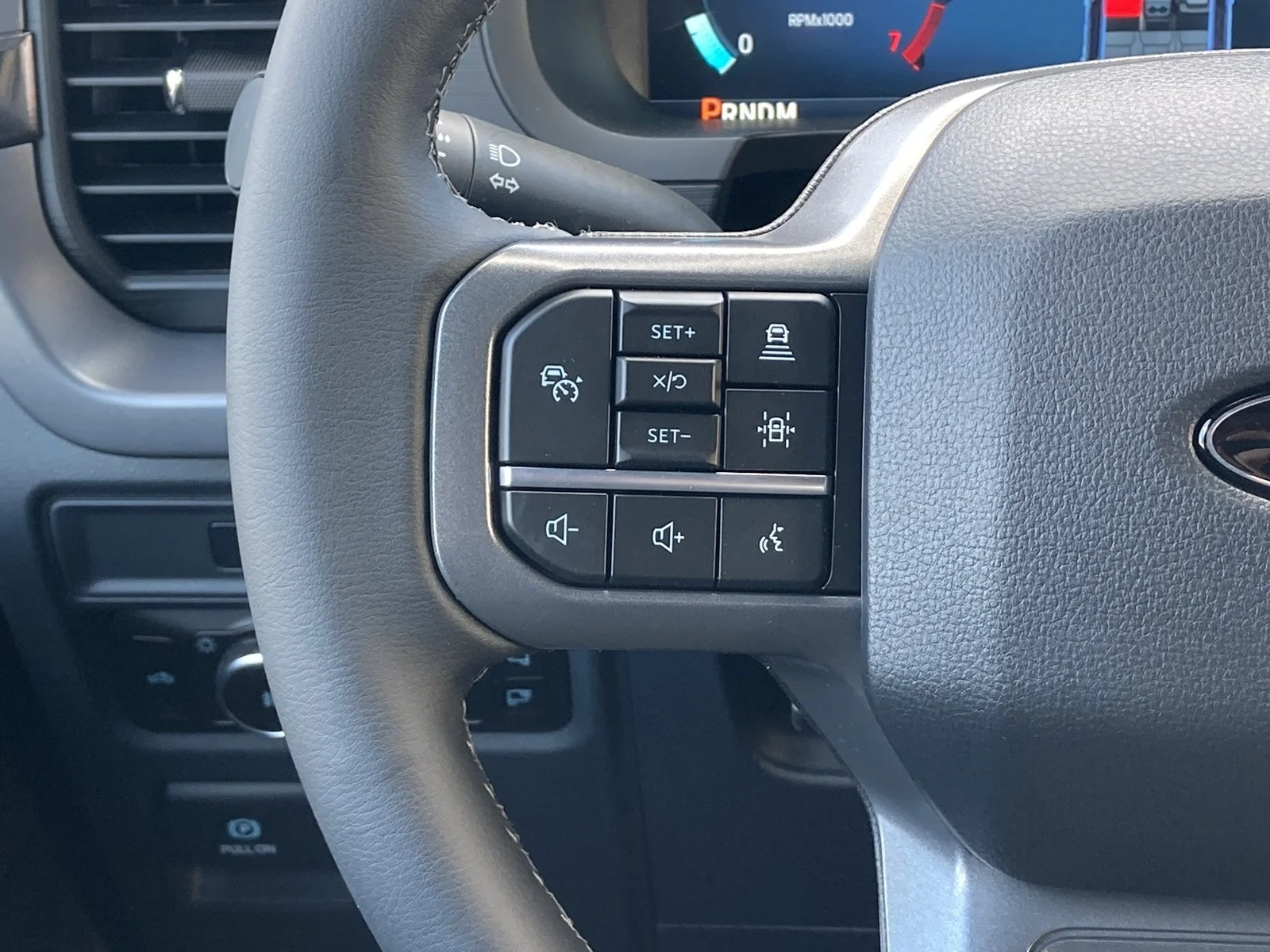 New 2026 Oxford White Ford XLT image 13