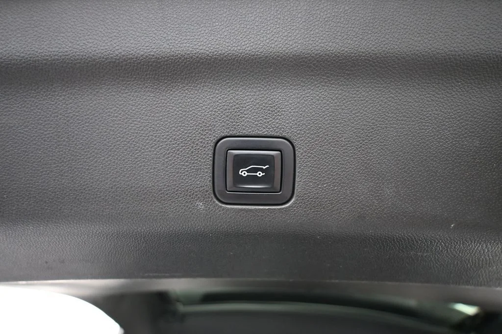 Used 2021 White Chevrolet High Country image 50