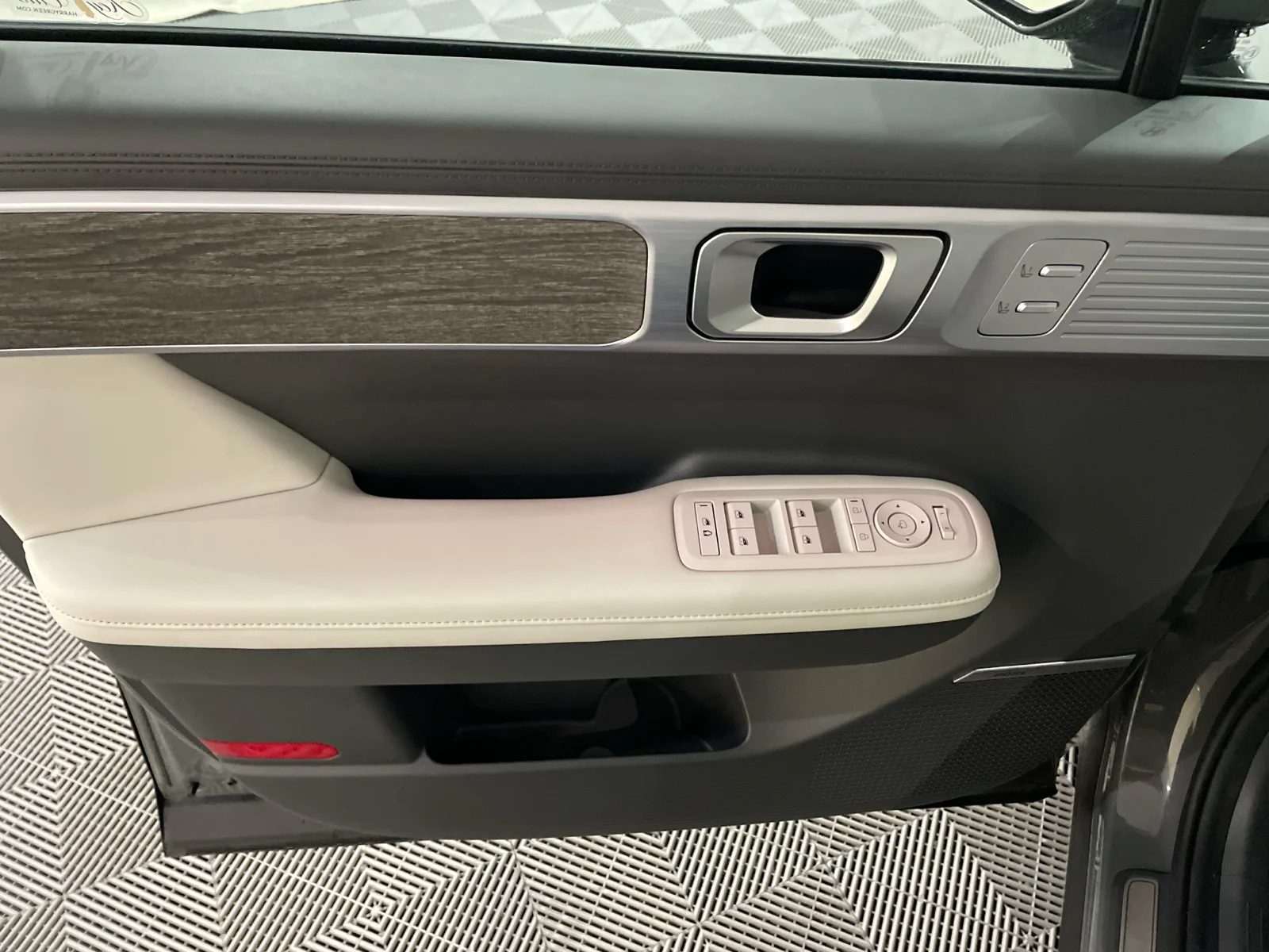 Used 2026 Hampton Gray Hyundai Calligraphy image 11