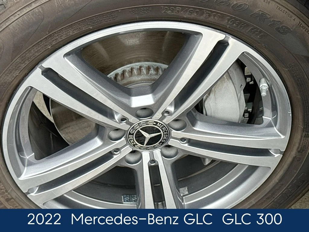 Used 2022  Mercedes-Benz GLC 300 image 12