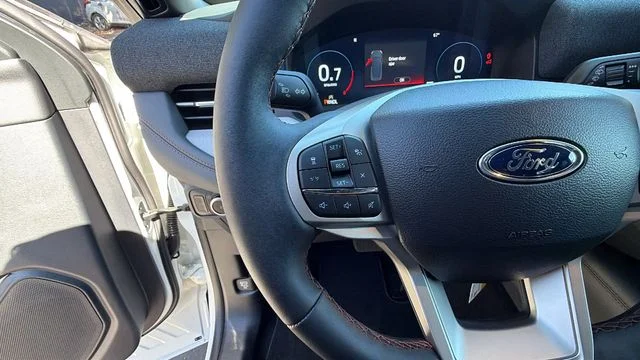 New 2027 White Ford 4DR 4WD ACTIVE image 27