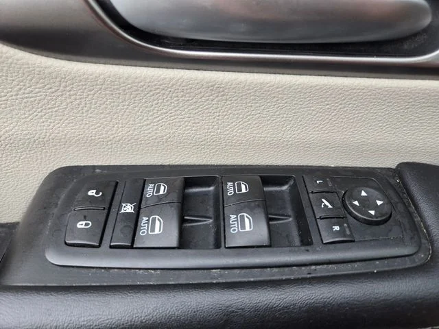 Used 2017 Gray Chrysler Limited image 37