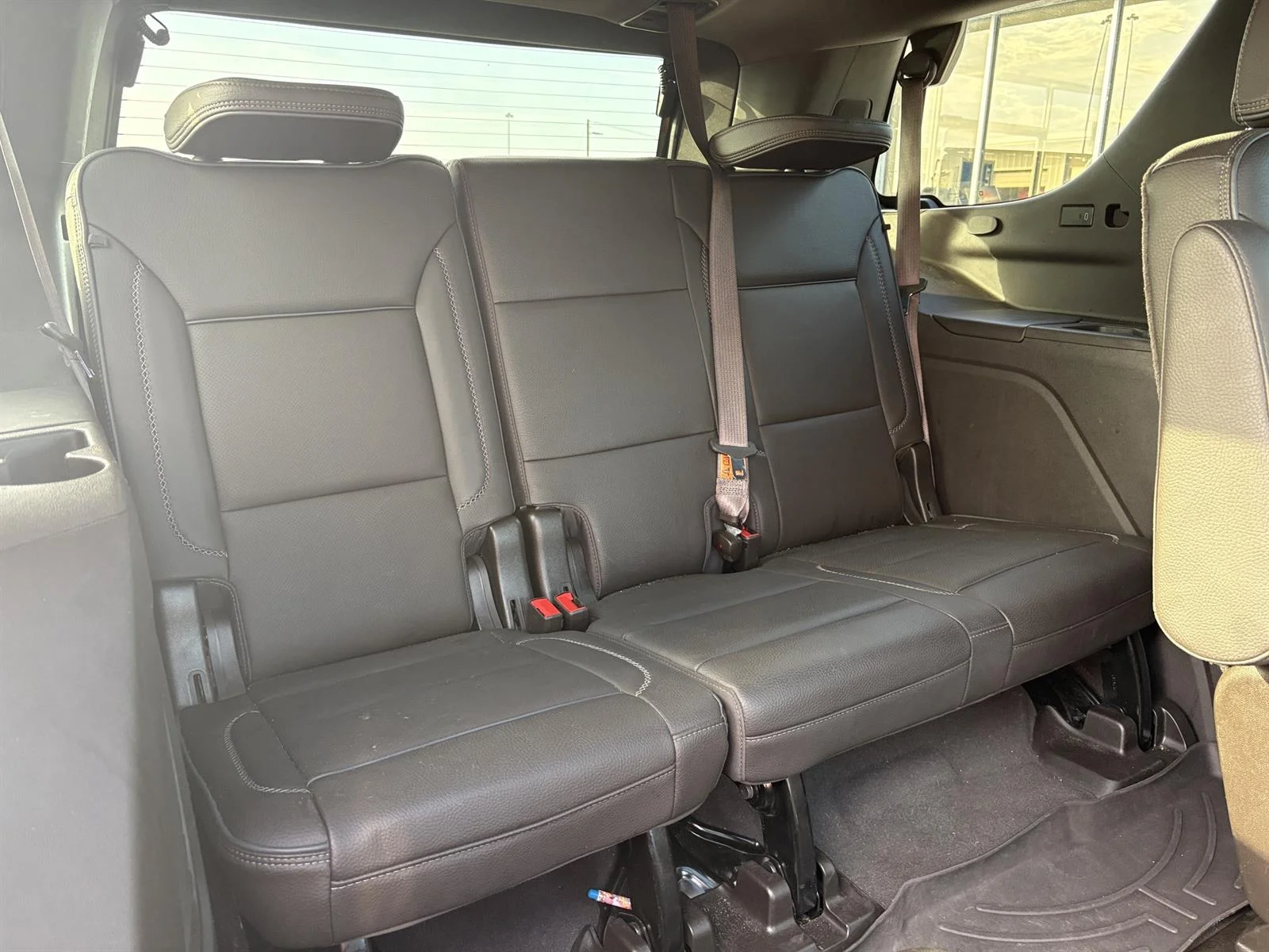 Used 2021 WHITE FROST TRICOAT GMC Denali image 33