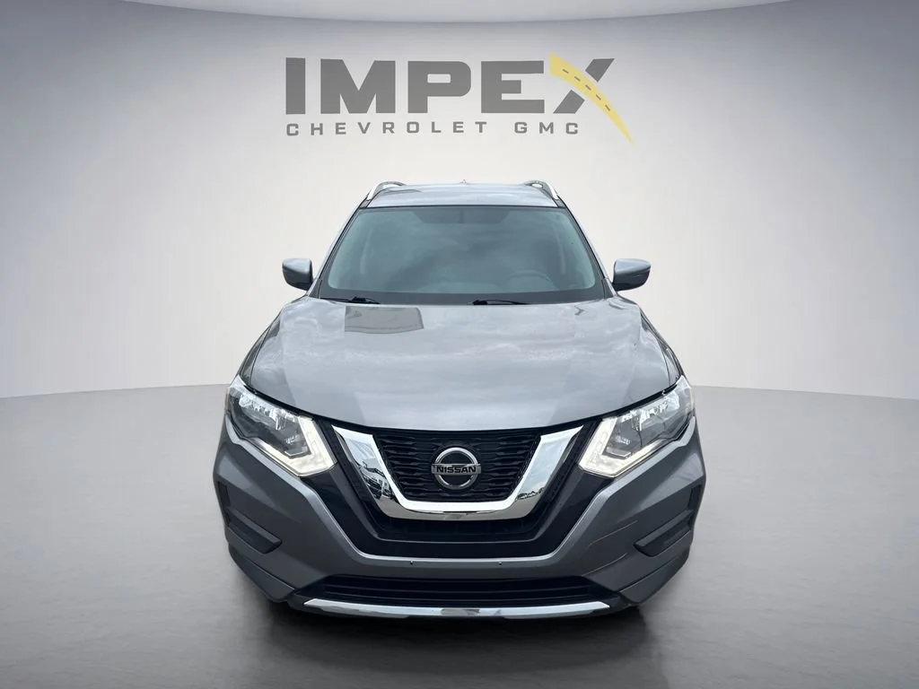 Used 2018  Nissan SV image 8