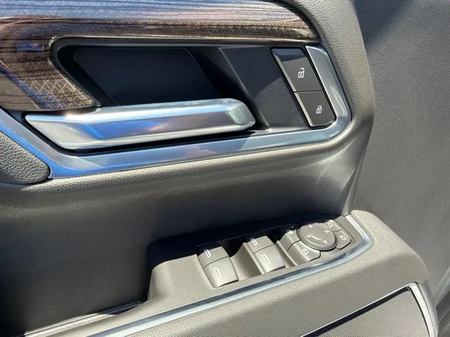 New 2026 Sterling Gray Metallic Chevrolet LT image 29