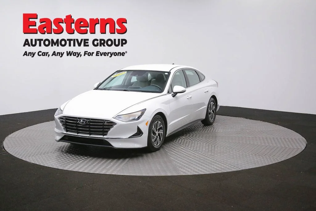Used 2021 White Hyundai Blue image 50