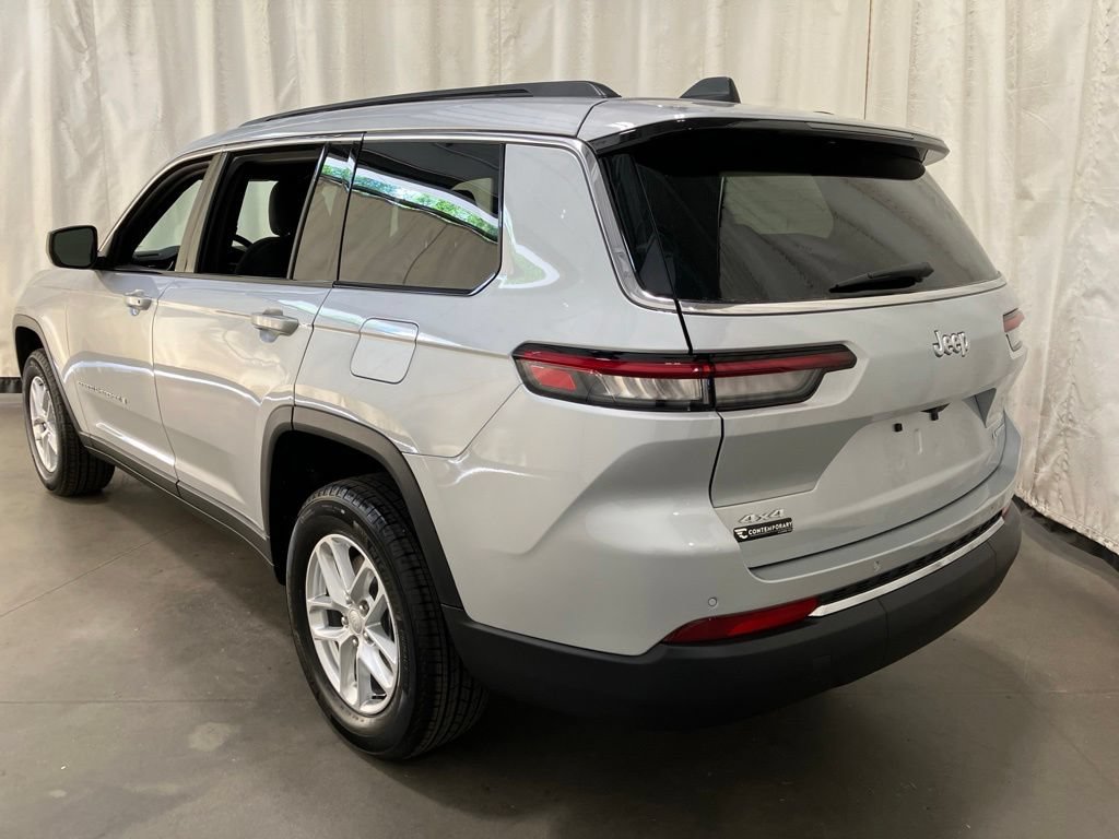 New 2026 Silver Zynith Exterior Paint Jeep Laredo X image 26