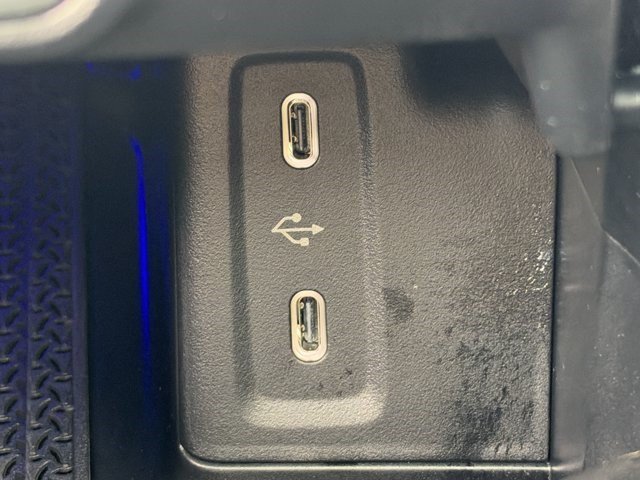 Used 2026 Starling Blue Metallic Mercedes-Benz GLC 300 image 43